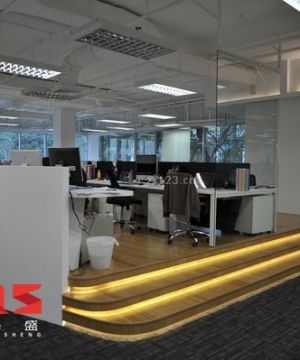 超大现代办公室装修风格图片