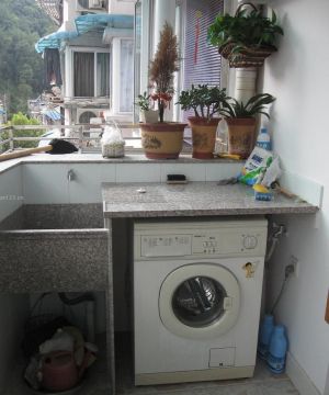 简约沉稳阳台洗衣机装修实景图欣赏