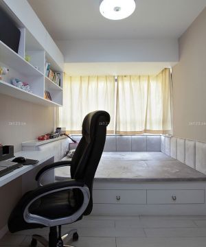 带榻榻米书房设计效果图片