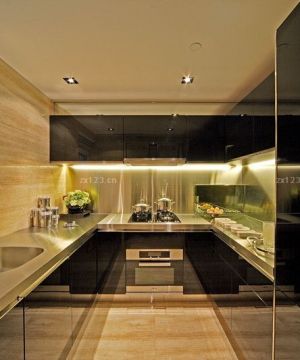 现代风格厨房颜色搭配实景图