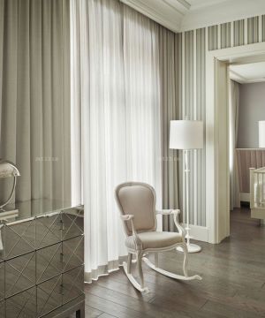 婴儿房白色门框装修效果图片欣赏