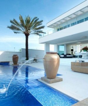 2025别墅无框阳台设计图片 