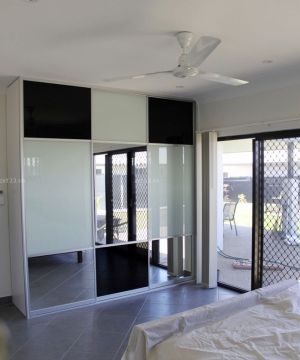 2025居室衣柜玻璃门设计图片大全