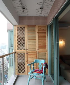 小户型阳台衣柜防腐木衣柜装修实景图