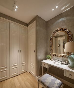 2025美式田园衣柜转角衣柜装戏效果图片