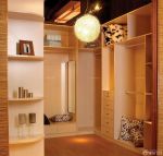 现代简约风格步入式衣柜设计效果图欣赏