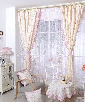 最新2025田园小客厅紫色窗帘装修图片大全