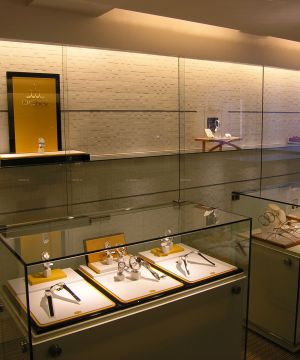 2025奢侈品展厅展柜效果图