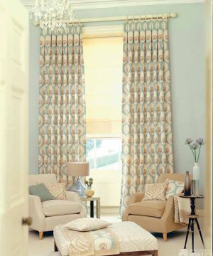 小户型客厅飘窗彩色窗帘装修图片大全