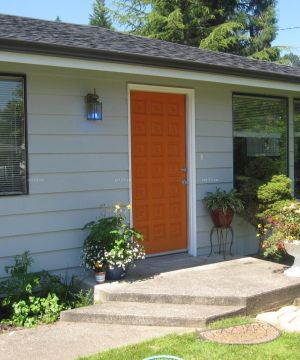 美式风格房子橙色门装修图欣赏2025