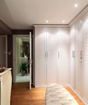 美式步入式衣帽间衣柜装修效果图片