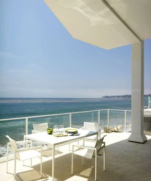 最新欧式海边别墅阳台装修图片