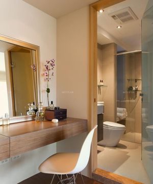 2025小户型浴室隔断装修效果图片