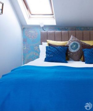 2025最新90平带平顶阁楼小户型卧室窗户装修效果图大全