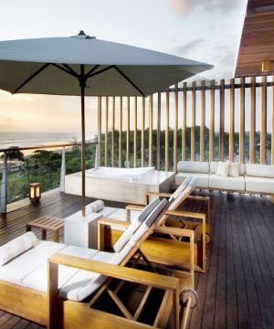 别墅阳台原木地板装修效果图欣赏