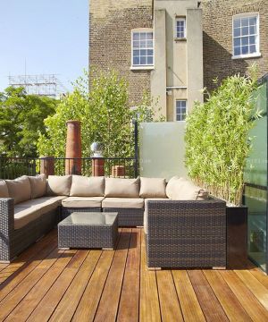 精致别墅阳台多人沙发装修效果图