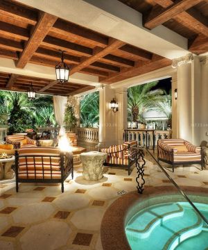 2025经典外国别墅阳台设计装修效果图片