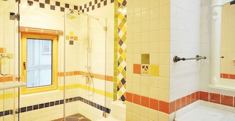 2025美式三层别墅卫生间设计效果图欣赏