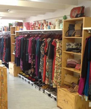 服装店室内衣柜设计图