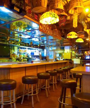 2025乡村酒吧吊顶装饰效果图