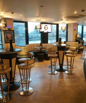 现代酒吧拼花地板装修效果图片2025