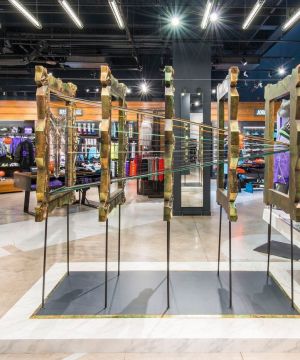 商场运动鞋店装修吊顶