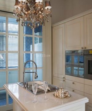 现代时尚厨房装修