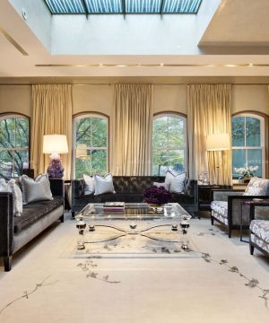 欧式酒吧白色窗帘装修效果图片赏析