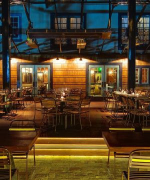 室外店面餐桌椅子装修效果图片