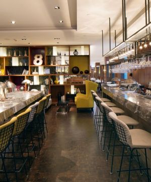 温馨小现代酒吧装修风格赏析