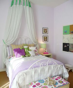 40平小户型卧室铁艺床装修效果图