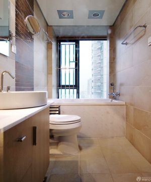 老式60平米小户型卫生间瓷砖装修效果图片